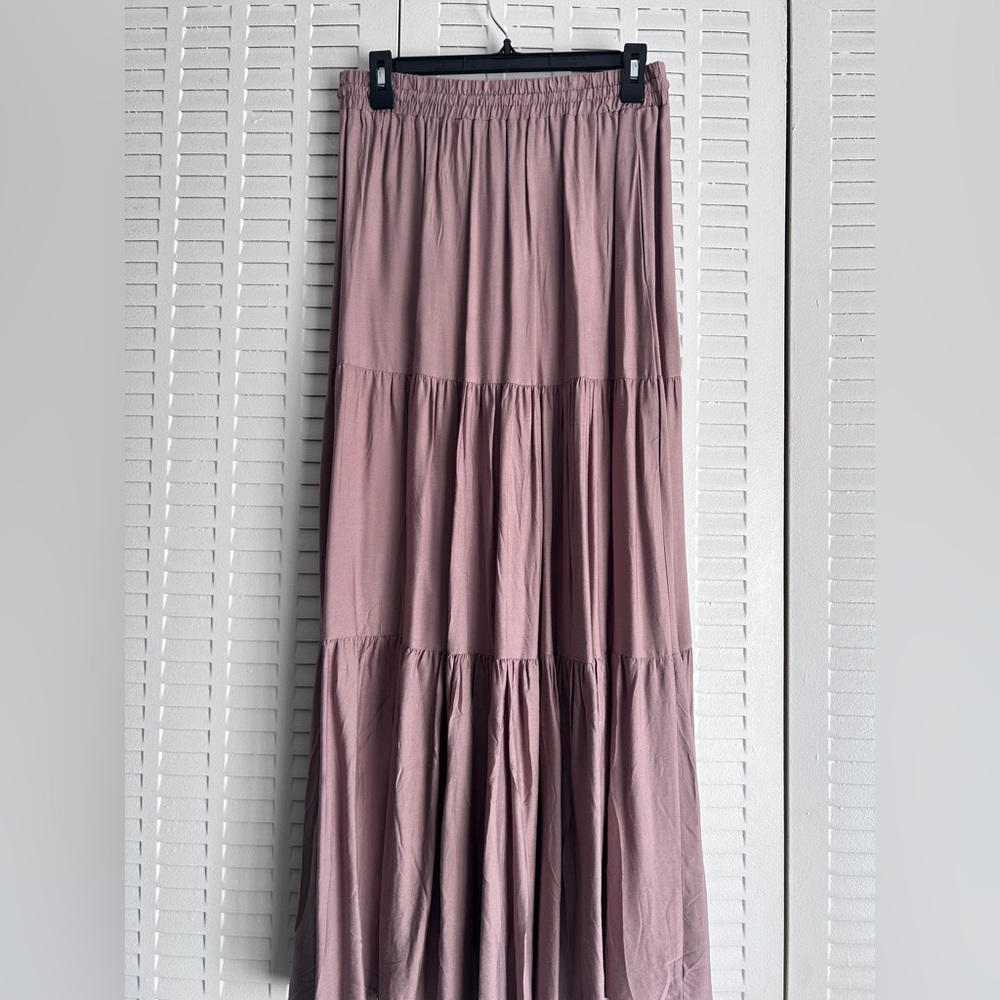 Elegant Mauve Tiered Skirt - Picture 3 of 3